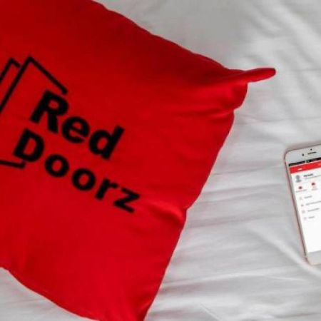 Hotel Reddoorz Near Mangga Dua Square à Jakarta Extérieur photo