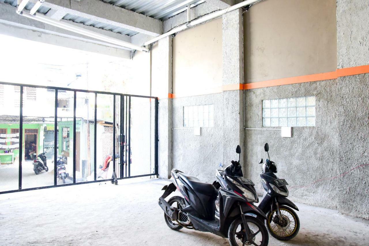 Hotel Reddoorz Near Mangga Dua Square à Jakarta Extérieur photo